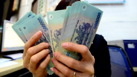 Một ngân hàng lớn giảm mạnh lãi suất huy động đến 1% từ hôm nay 21/3