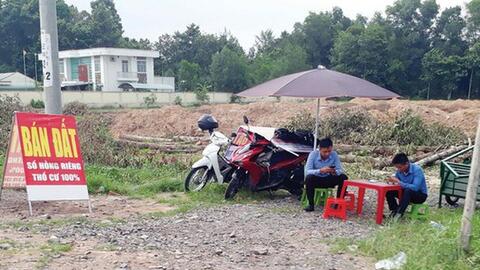 Đến lượt đất nền bước vào chu kỳ mới