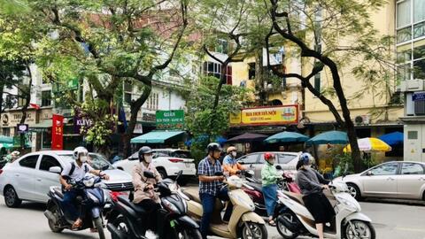 Hà Nội ngày nắng nóng, chiều tối có mưa rào và dông