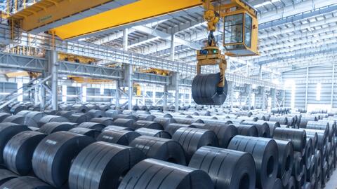 Thép cuộn cán nóng nhập khẩu giá rẻ vẫn ồ ạt vào Việt Nam