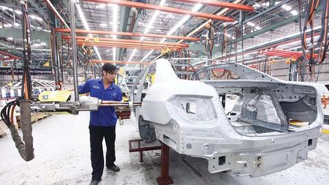 Nhà máy Mercedes - Benz vừa được TP HCM kiến nghị Thủ tướng gia hạn cho thuê đất: DN này làm ăn ra sao?