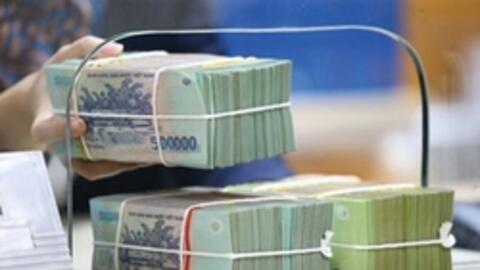 Lãi suất huy động bất ngờ đảo chiều, gửi tiền ở đâu để nhận lãi cao?