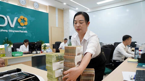 Áp lực tỷ giá giảm, nền kinh tế lợi gì?