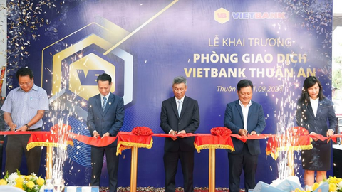 Vietbank và “cú đúp” trong ngày khai trương Điểm Giao dịch thứ 119 – Phòng Giao dịch Vietbank Thuận An