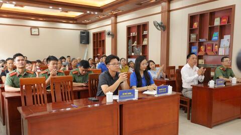 Hội doanh nhân trẻ Hải Phòng ủng hộ các gia đình bị ảnh hưởng bởi bão Yagi