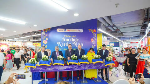 WinMart ra mắt không gian mua sắm “Russia Corner”