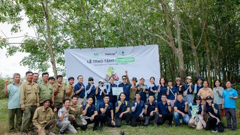 Vietcap trao tặng 6.000 cây tại rừng phòng hộ Dầu Tiếng