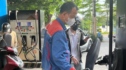 Giá xăng dầu hôm nay 02/08/2025: Giá dầu thô Mỹ giảm mạnh