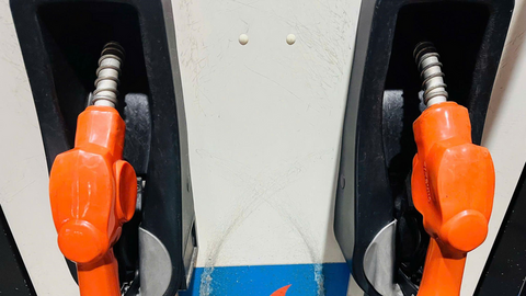 Giá xăng dầu hôm nay 22/09/2025: Thị trường thế giới giảm mạnh