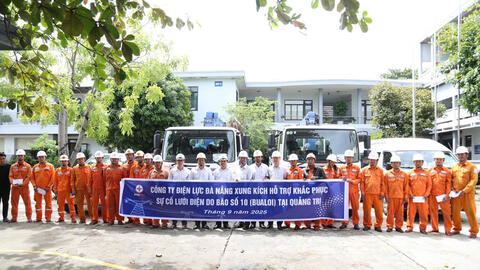 EVNCPC huy động gần 350 nhân lực hỗ trợ Quảng Trị và Hà Tĩnh sau bão