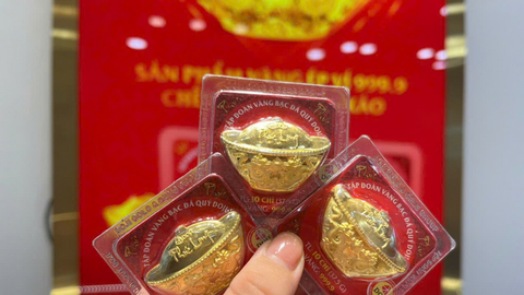 Giá vàng hôm nay 02/10/2025: Biến động mạnh