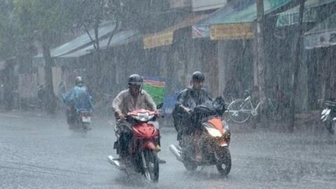 Hà Nội ngày nắng, chiều tối và đêm có mưa rào và dông vài nơi