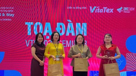 Dệt may Việt Nam phải tăng tốc 'xanh hóa' giữ lợi thế xuất khẩu