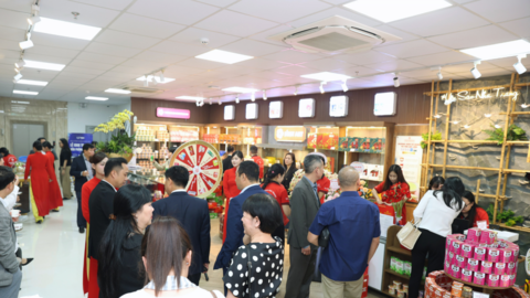 Công ty Cổ phần Yến Sào Nha Trang khai trương showroom tại 303 – 305 Phố Huế