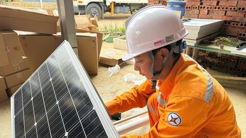 EVNNPC tiếp nối truyền thống đồng hành, tri ân khách hàng