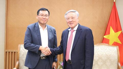 Phó Thủ tướng Thường trực Nguyễn Hòa Bình tiếp Tổng giám đốc điều hành của HD Hyundai Eco Vina