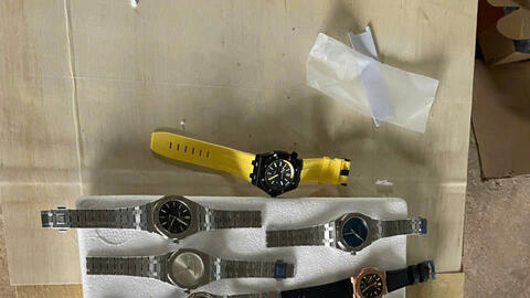 Bắt giữ  lô hàng đồng hồ nghi vấn xâm phạm quyền sở hữu trí tuệ