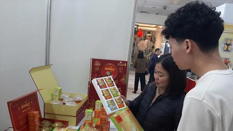 Nông sản, đặc sản địa phương đắt khách tại Hội chợ Xuân Hà Nội 2026