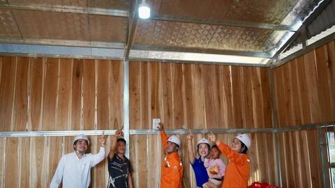 Điện lực Lai Châu: Đưa ánh sáng về bản xa trước thềm xuân mới