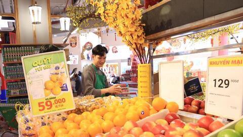 Thị trường hàng hóa mùng 4 Tết: Kênh phân phối đồng loạt mở cửa