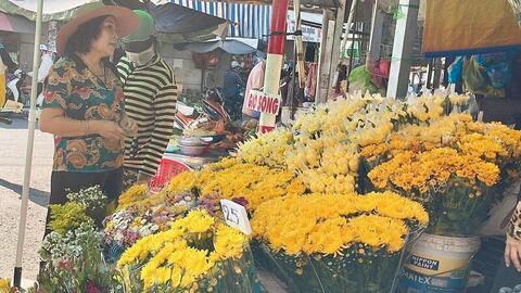 Cần Thơ:  Rằm tháng Giêng hàng hóa dồi dào, thị trường ổn định