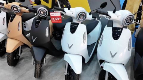 Giá xe máy điện giảm mạnh sau Tết