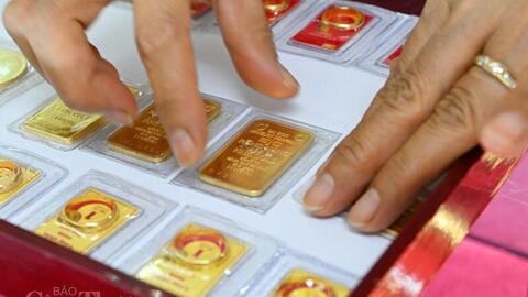 Giá vàng hôm nay (18/5): Giảm mạnh, người mua lỗ đậm