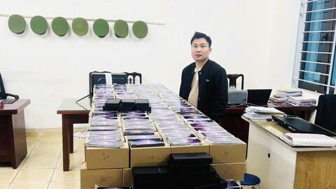Triệt phá đường dây tiêu thụ hơn 1.000 điện thoại Samsung giả