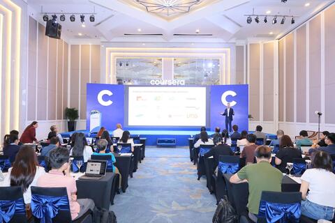 Nhu cầu học về GenAI của người Việt tăng 400% trên Coursera