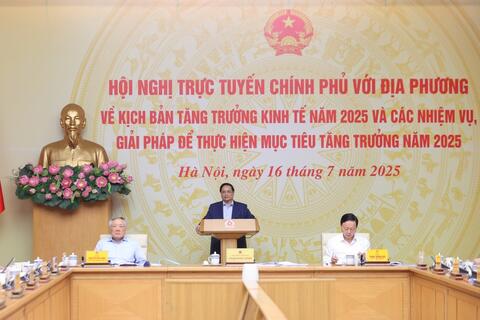 Phấn đấu tăng trưởng kinh tế năm 2025 từ 8,3-8,5%