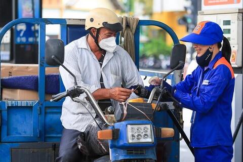 Giá xăng tăng nhẹ trong kỳ điều hành ngày 21/8
