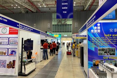 Khai mạc chuỗi triển lãm ngành Năng lượng - Công nghiệp hỗ trợ - HVACR