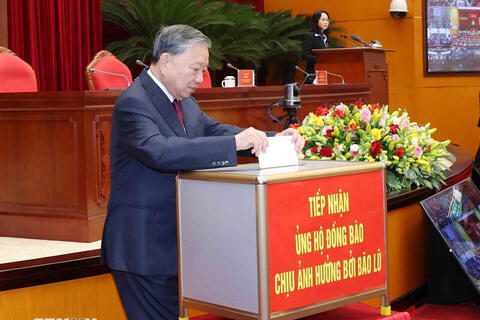 Tổng Bí thư Tô Lâm và các lãnh đạo ủng hộ đồng bào bão lũ