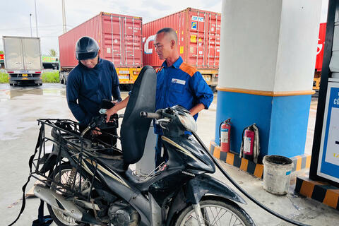 Giá xăng dầu hôm nay 06/12/2025: Tăng lên mức cao nhất trong hai tuần