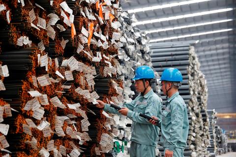 Sản lượng bán hàng thép xây dựng Hòa Phát tháng 12/2025 lần đầu tiên đạt mức kỷ lục mới sau 34 năm