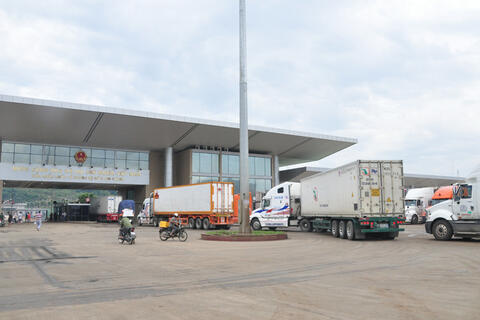 Lào Cai: Cửa khẩu Kim Thành đạt kim ngạch 3 triệu USD ngày đầu năm