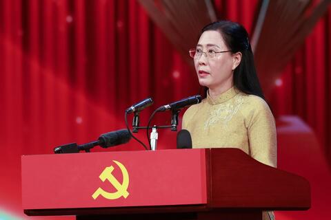 Tuyên dương Bí thư chi bộ xuất sắc và trao giải Búa liềm Vàng lần thứ X