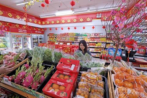 Thị trường hàng hóa mùng 2 tết Bính Ngọ: Sức mua phục hồi