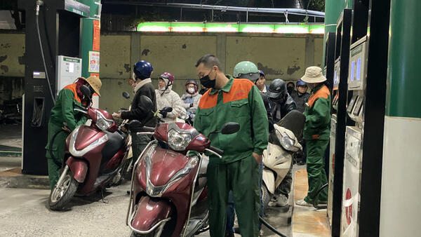 Giá xăng dầu hôm nay 19/3/2026: Tiếp tục tăng mạnh