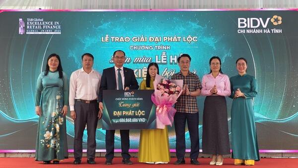 Khách hàng may mắn “đón lộc” hơn 686 triệu đồng từ BIDV
