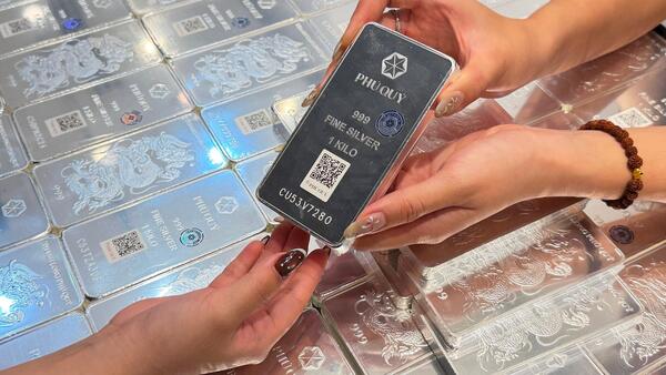 Ngày 27/3: Giá bạc giao dịch sát 71 triệu đồng/kg