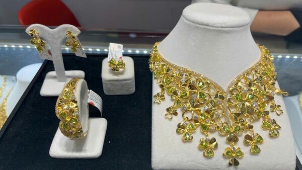 Giá vàng hôm nay (17/4): Thế giới và trong nước biến động trái chiều