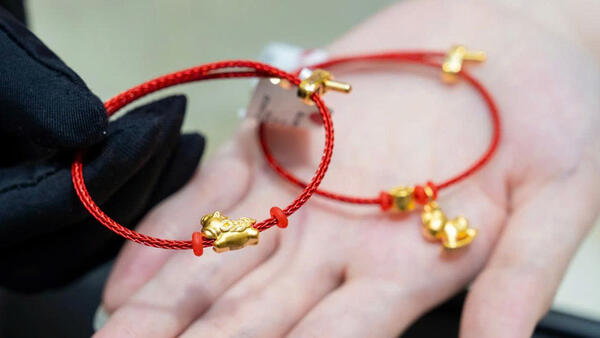 Giá vàng hôm nay (22/4): Mất mốc 4.800 USD