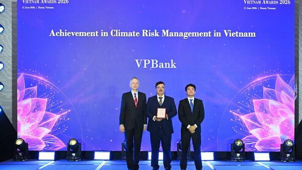 VPBank ghi dấu tại The Asian Banker với 3 giải thưởng về số hóa, AI và phát triển bền vững
