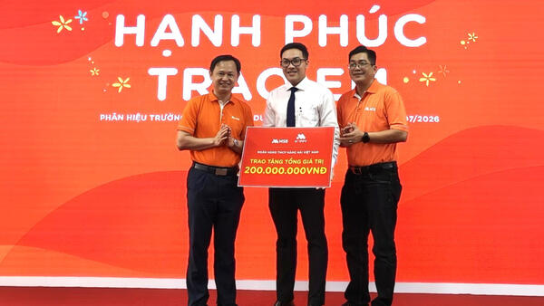 BDU Cà Mau tiếp nhận trang thiết bị và nguồn tài trợ học bổng từ Ngân hàng MSB