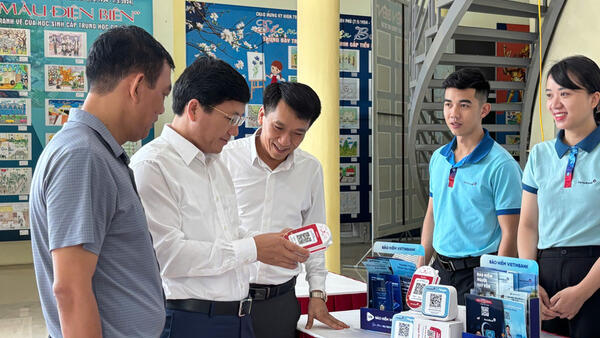 Điện Biên phát động thanh toán không dùng tiền mặt toàn dân