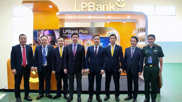 Từ LPBank Plus đến Lộc Phát Shop: LPBank giới thiệu các giải pháp số tại sự kiện Chuyển đổi số ngành Ngân hàng
