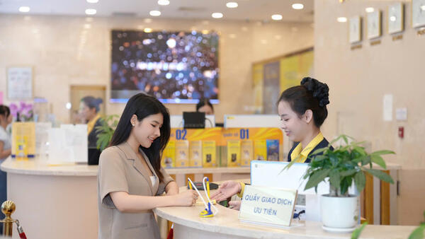 Nam A Bank giảm đồng loạt lãi suất, tung hơn 25.000 tỷ đồng vốn ưu đãi hỗ trợ doanh nghiệp