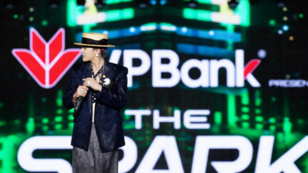 Bộ đôi "3 bích” mới của fan Kpop Việt: VPShow và thẻ VPBank