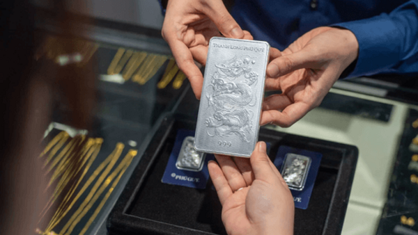 Giá bạc nối dài đà giảm sau quyết định giữ nguyên lãi suất của FED
